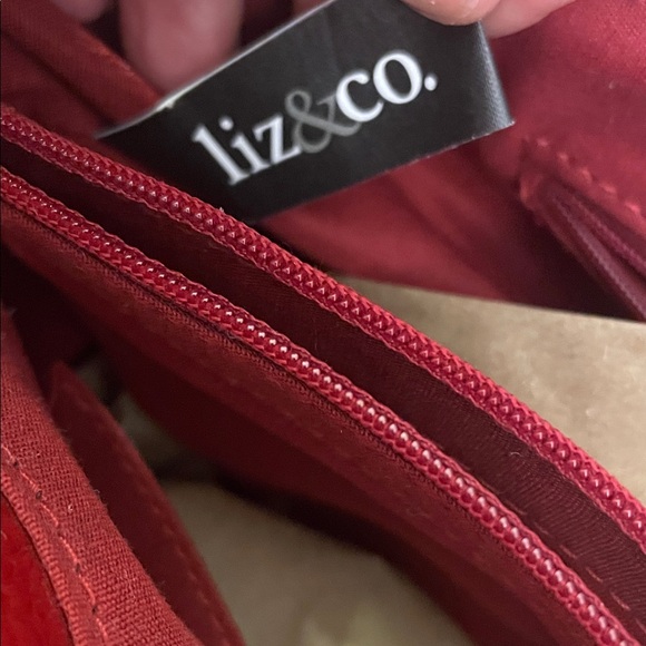 Liz & Co. Bold Red Shoulder bag numerous compartments. 14.5” L, 6”W - Picture 2 of 12